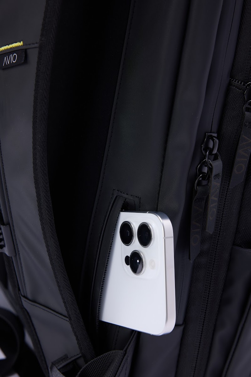 Avio Hatch in action — demo view 4