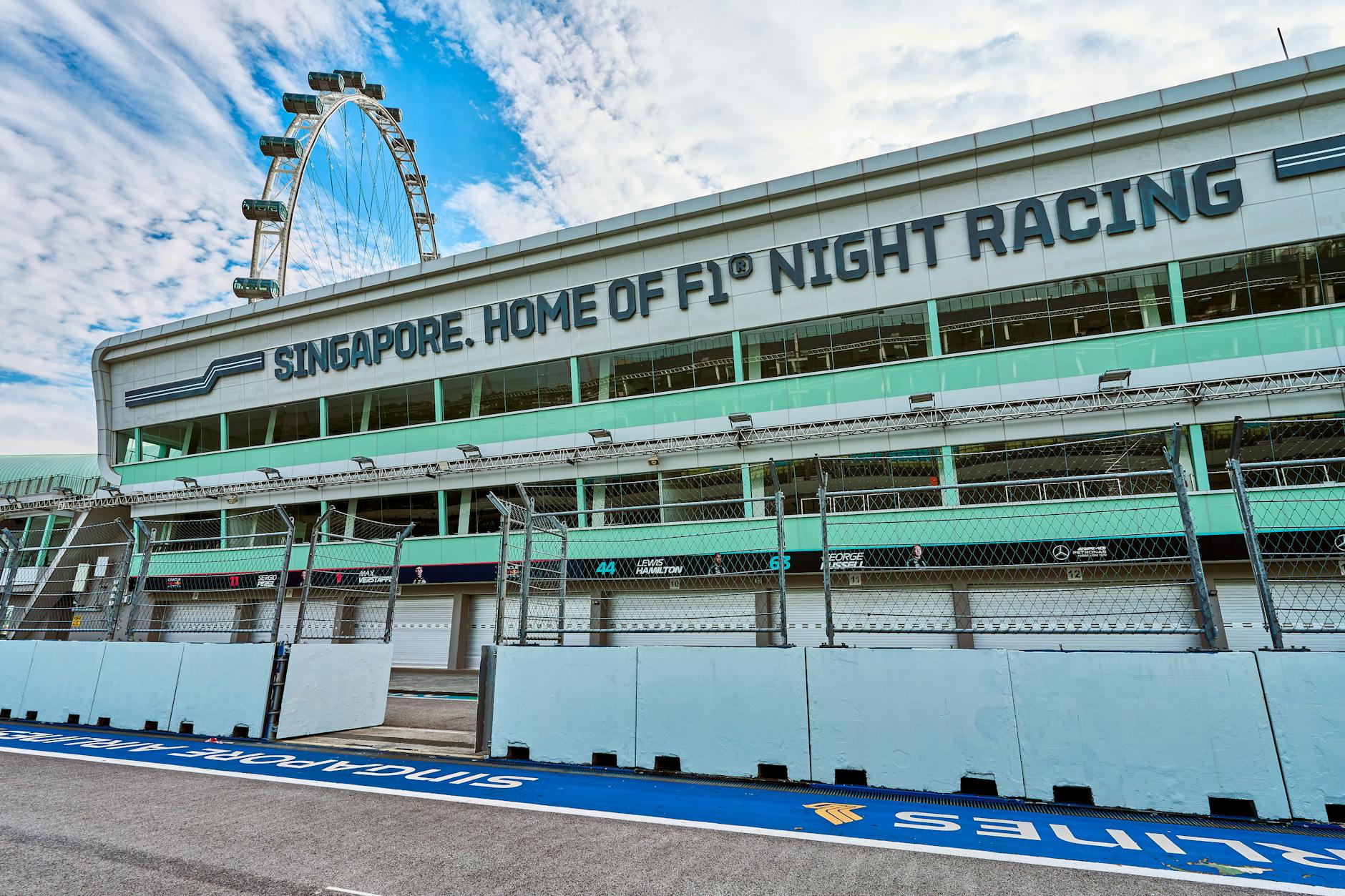 The Singapore Grand Prix F1 circuit layout with the Singapore Flyer visible in the background