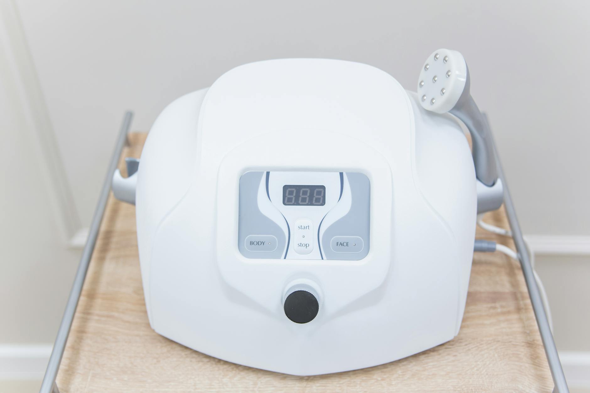 At-home beauty device for facial microcurrent and EMS treatment