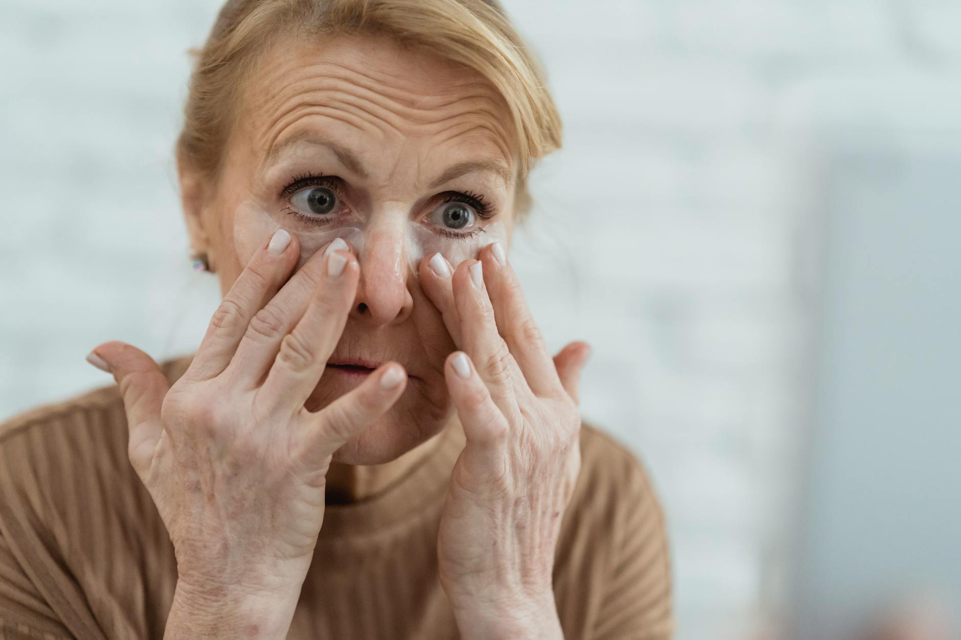 How to Build an Anti-Aging Eye Care Routine That Actually Works After 40
