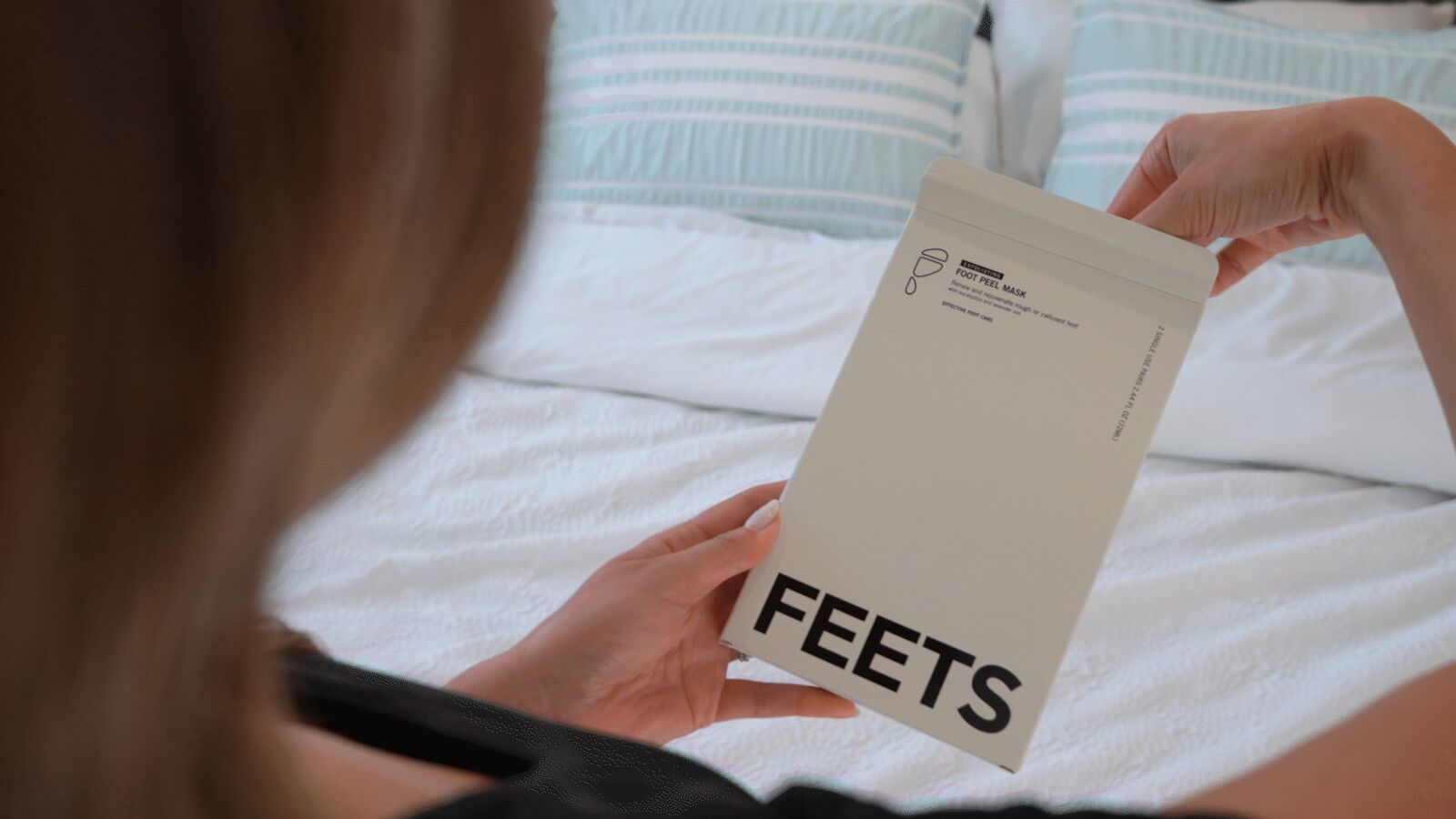 FEETS Foot Peel Mask Application Steps 2026 Multi-frame application demo showing how to use the FEETS exfoliating foot peel mask