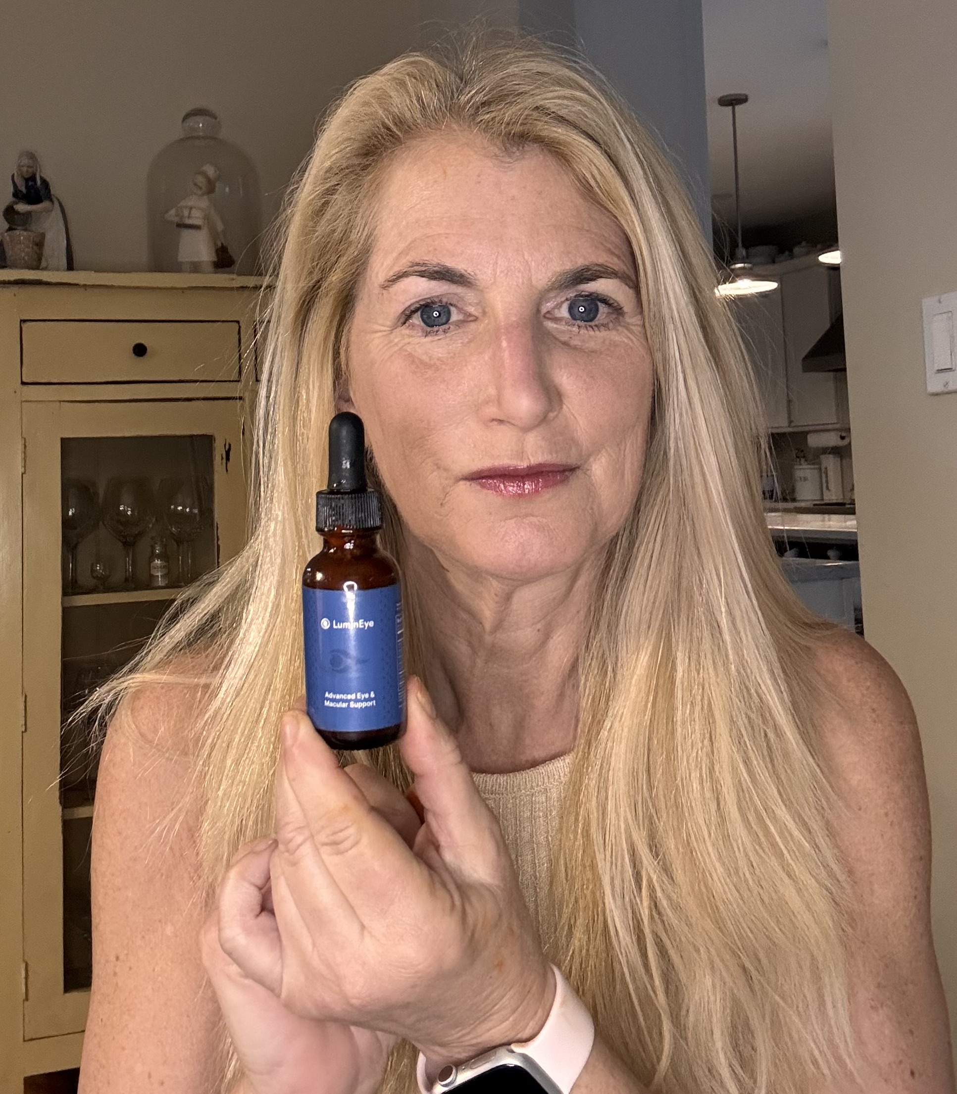 LuminEye Nano-Drop Real User Results 2026 Woman sharing her LuminEye Nano-Drop results testimonial