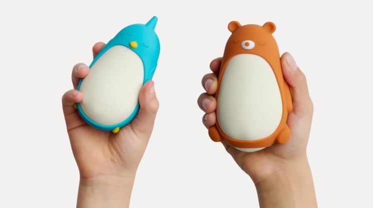 Moonbuddy product features overview — lightweight, screen-free, USB-C rechargeable
