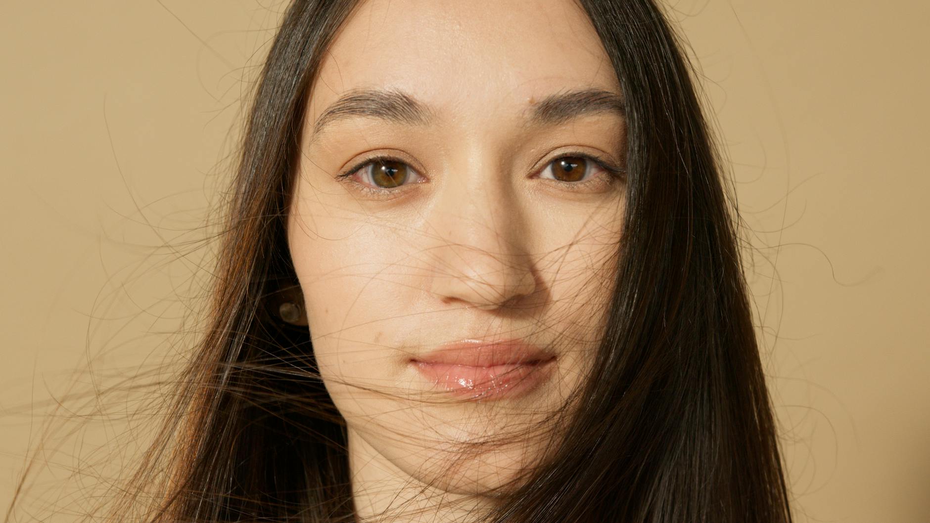 Peach Fuzz on Face: Why You Have It and the Best Ways to Remove It