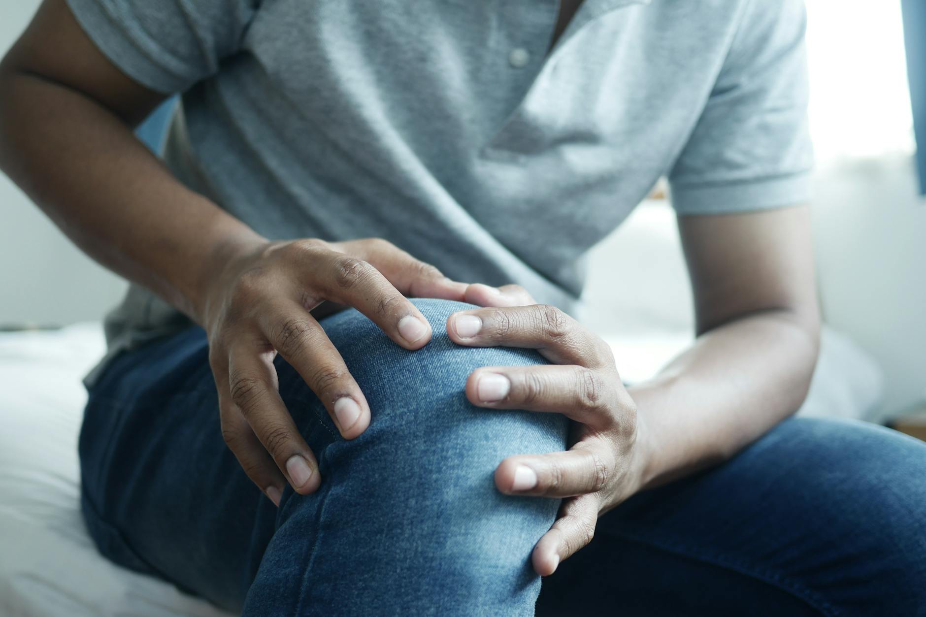 Plantar Fasciitis Pain: What Actually Causes It and 7 Evidence-Based Ways to Treat It at Home