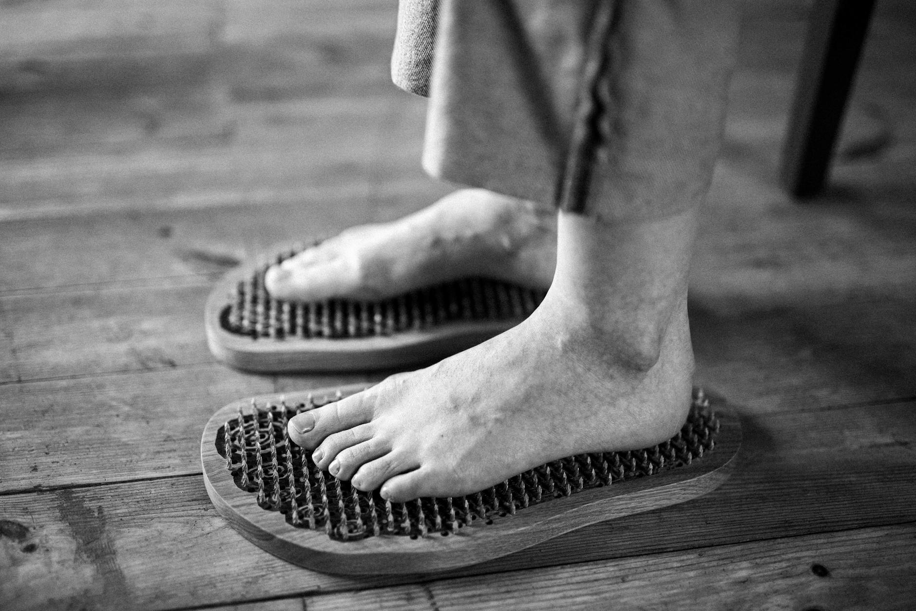 Poor Circulation in the Feet and Legs: Warning Signs, Root Causes, and What You Can Do About It