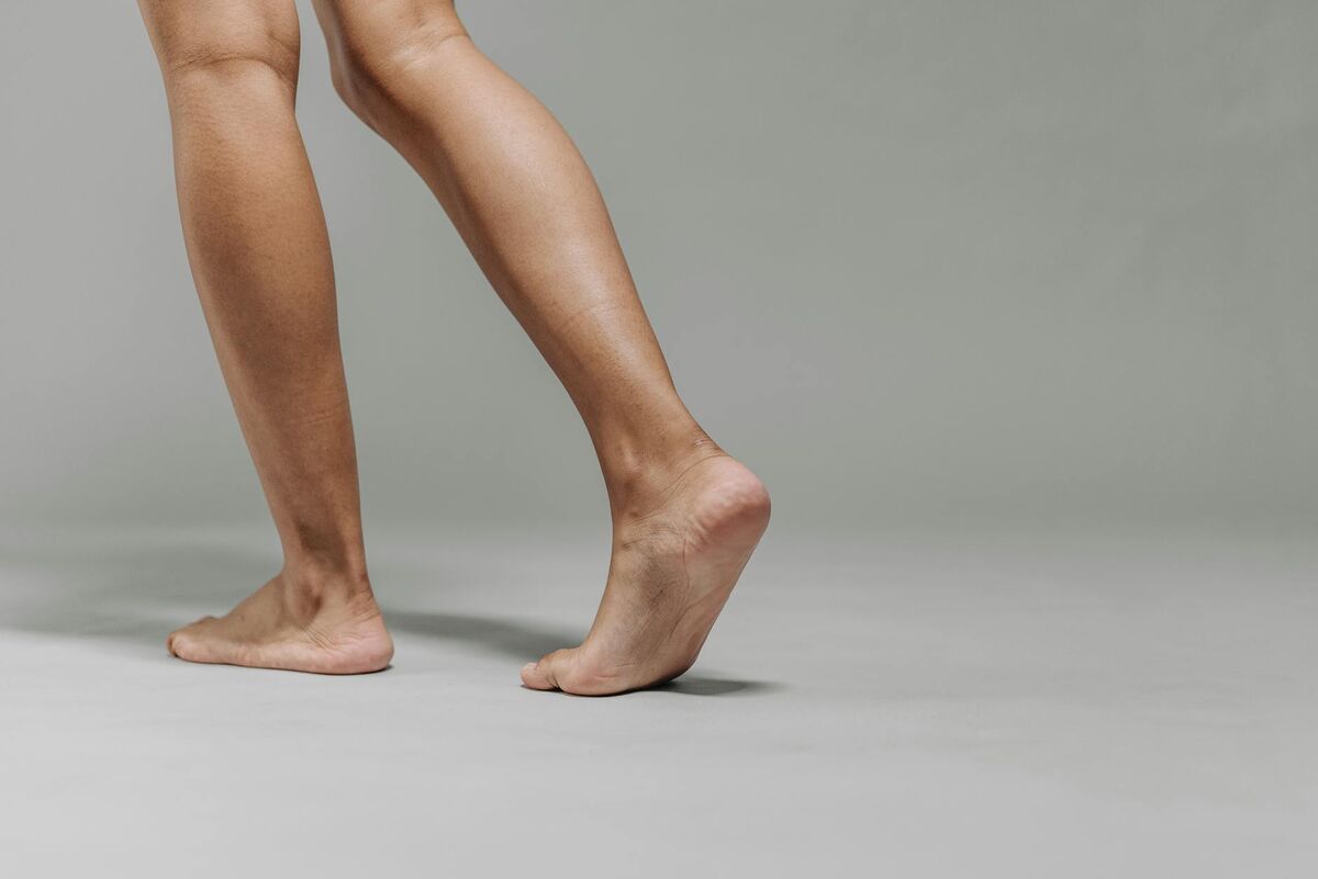 Why Your Feet Swell Every Day: The Real Causes of Foot and Leg Swelling and How to Fix Them