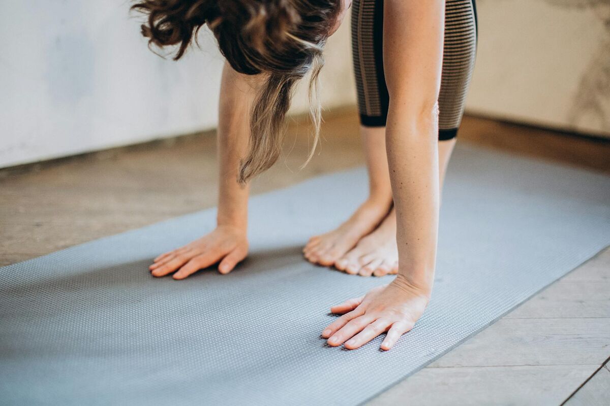 5 Yoga Poses That Strengthen and Relieve Foot Pain Naturally